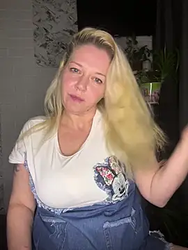 Snapshot of JenniferCarmen chatting on January 31, 2026, 9:46 pm JenniferCarmen online show from January 31, 2026, 9:46 pm