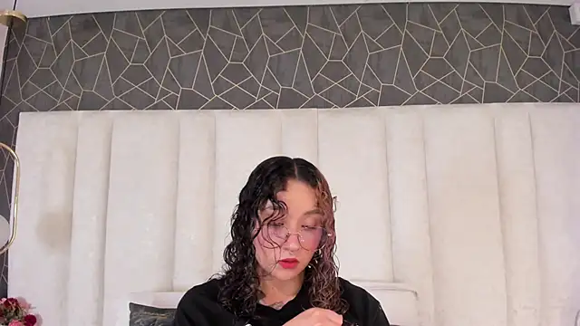 Im TaraBlack online show from December 17, 2025, 3:55 am