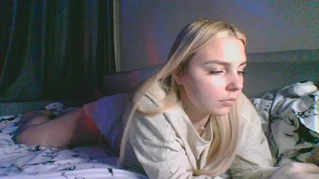 Snapshot of kit_katiki1 chatting on December 14, 2025, 6:57 pm kit katiki1 online show from December 14, 2025, 6:57 pm