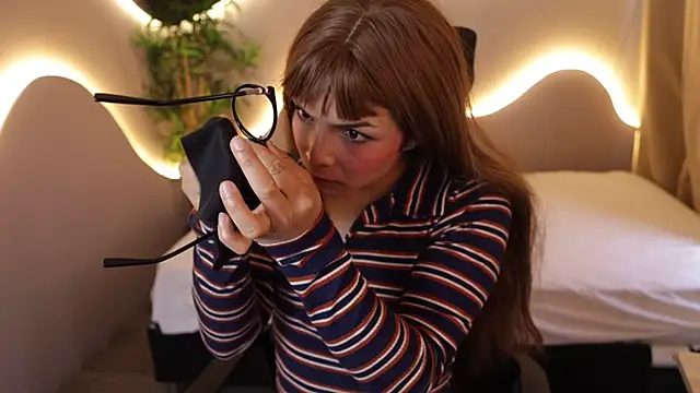 Snapshot of simone_sky chatting on February 28, 2026, 1:22 pm simone sky online show from February 28, 2026, 1:22 pm