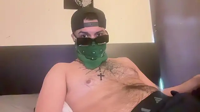 Snapshot of angelblanco chatting on February 7, 2026, 5:43 pm angelblanco online show from February 7, 2026, 5:43 pm