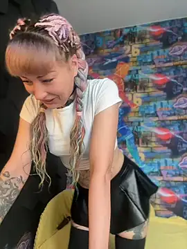 Tattoo  Moon online show from July 9, 2026, 11:04 pm