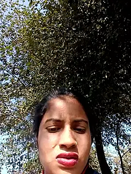 Snapshot of Poonam8080 chatting on January 6, 2026, 9:24 am Poonam8080 online show from January 6, 2026, 9:24 am