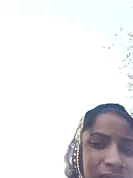 Snapshot of Poonam8080 chatting on January 15, 2026, 11:35 am Poonam8080 online show from January 15, 2026, 11:35 am