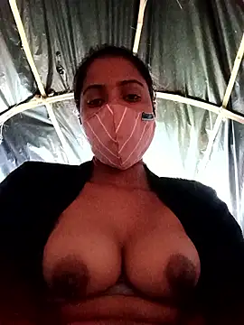 Snapshot of Poonam8080 chatting on December 21, 2025, 6:59 am Poonam8080 online show from December 21, 2025, 6:59 am