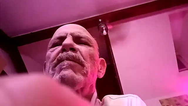 4skinlvrI online show from March 19, 2026, 2:33 am