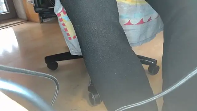 Snapshot of oldmann08 chatting on February 19, 2026, 9:28 am oldmann08 online show from February 19, 2026, 9:28 am