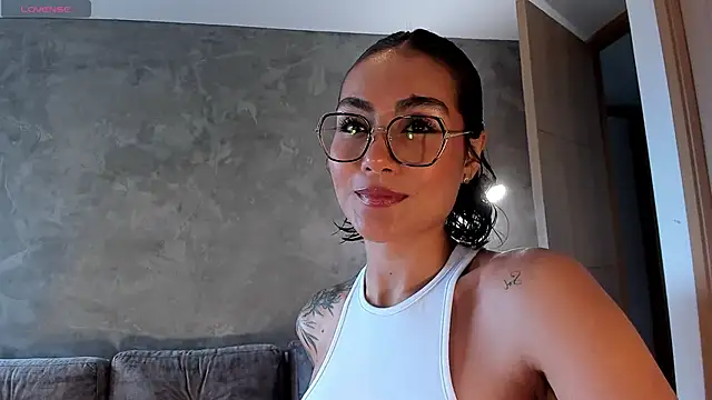 ValerieAustin online show from November 24, 2025, 3:23 pm