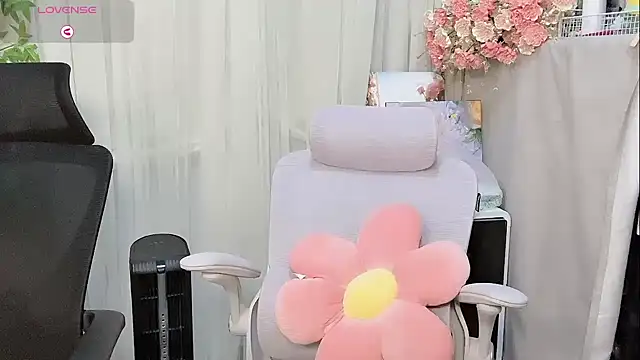 Yvonne-07 online show from March 2, 2026, 1:51 pm