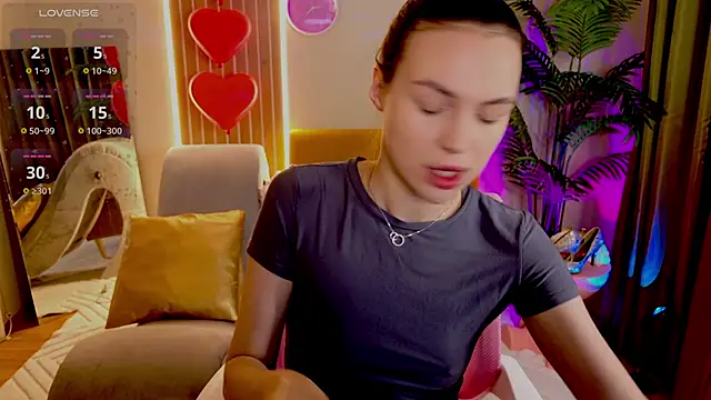 MaxinCarroll online show from March 11, 2026, 5:12 am