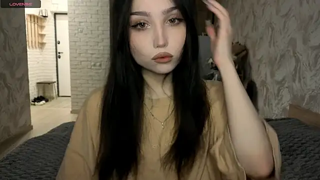 Qwami Amie online show from May 22, 2026, 3:04 am