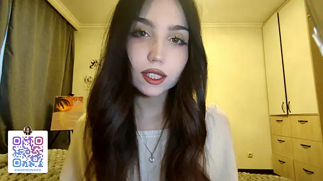 Qwami Amie online show from December 21, 2025, 6:37 am