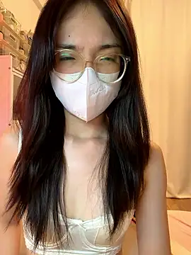 mimichannn99 online show from April 7, 2026, 5:37 pm