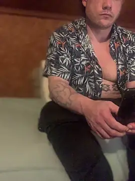 Snapshot of Ldnick69 chatting on April 12, 2026, 7:33 am Ldnick69 online show from April 12, 2026, 7:33 am