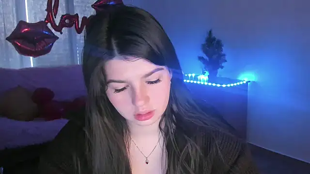 Snapshot of KisaModel chatting on March 2, 2026, 1:28 am KisaModel online show from March 2, 2026, 1:28 am