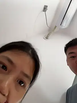 qwe522522 online show from April 8, 2026, 3:30 am