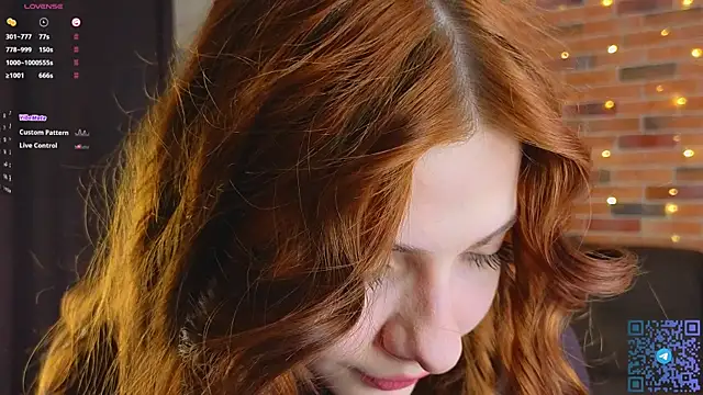 VelvetZephra online show from April 15, 2026, 3:05 pm