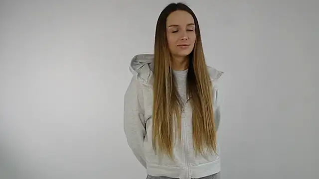 UmbraSylph online show from March 16, 2026, 10:08 am