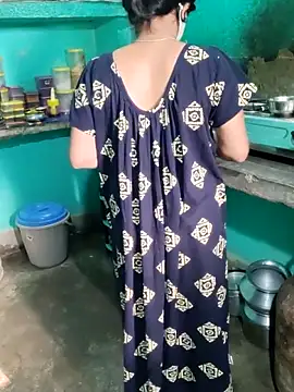 Cuple masti72 online show from May 19, 2026, 1:43 am