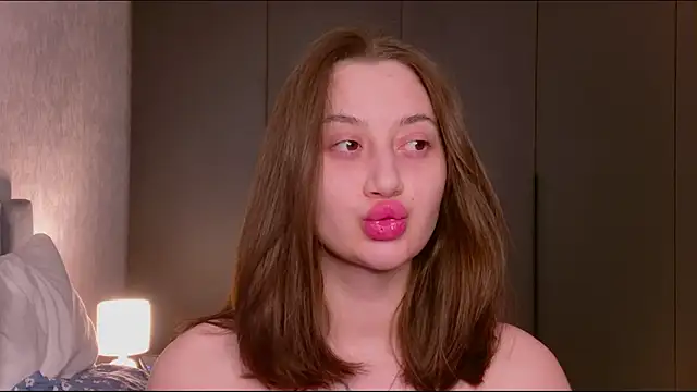 Snapshot of IsKiku chatting on February 6, 2026, 3:19 pm IsKiku online show from February 6, 2026, 3:19 pm