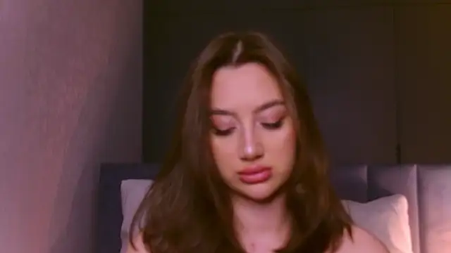 Snapshot of IsKiku chatting on February 25, 2026, 5:57 pm IsKiku online show from February 25, 2026, 5:57 pm