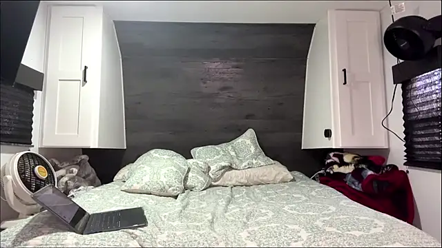 Snapshot of YareliON chatting on January 8, 2026, 4:57 pm YareliON online show from January 8, 2026, 4:57 pm