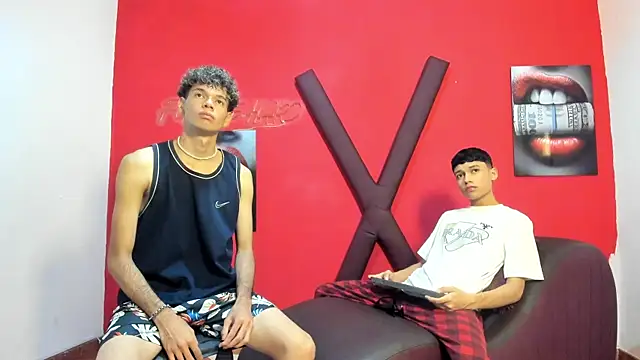 HORNY PRETTY online show from April 29, 2026, 7:23 am