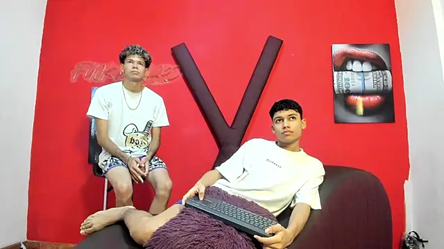 HORNY PRETTY online show from May 7, 2026, 1:25 pm