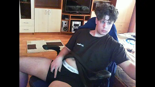 GymGuy0505 online show from February 2, 2026, 9:19 am