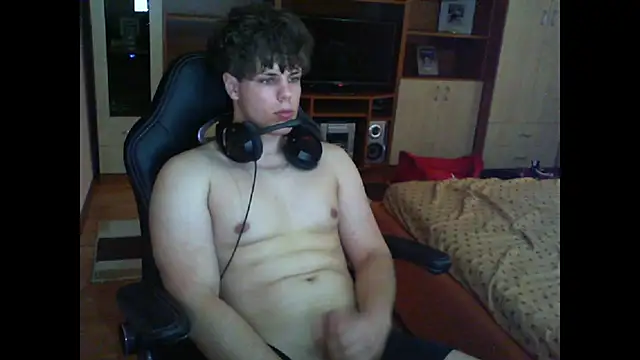 GymGuy0505 online show from December 15, 2025, 9:59 am