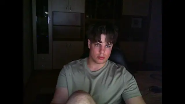 GymGuy0505 online show from May 16, 2026, 9:47 pm