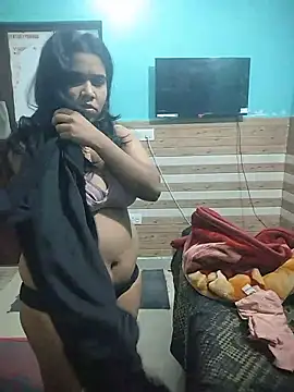 xoupleaura online show from January 9, 2026, 6:59 pm