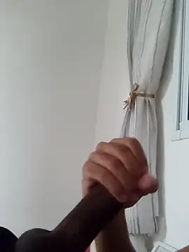 Hugopauzudo2323 online show from December 19, 2025, 9:06 pm