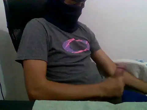 Hugopauzudo2323 online show from February 7, 2026, 8:50 pm