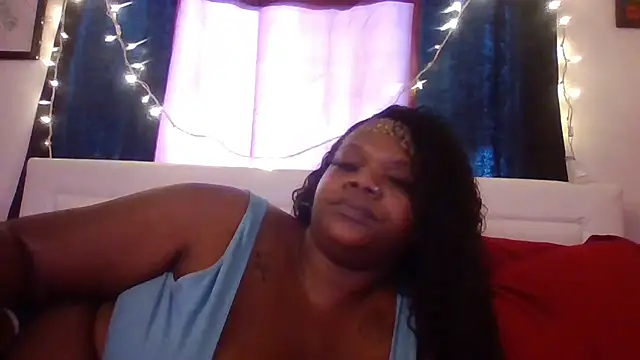 sweetjuiicy069069 online show from April 22, 2026, 10:05 pm