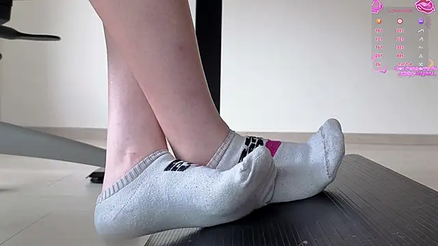 Feetbeth online show from April 14, 2026, 8:14 pm