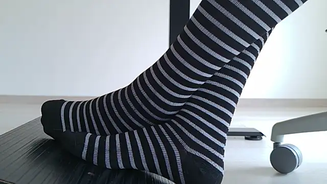 Snapshot of Feetbeth chatting on May 28, 2026, 3:51 pm Feetbeth online show from May 28, 2026, 3:51 pm
