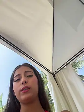 Valeria-escobar online show from March 4, 2026, 1:41 pm