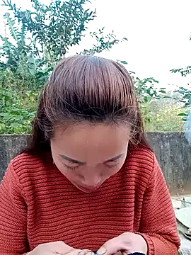 Snapshot of little-effy chatting on January 12, 2026, 1:12 am little-effy online show from January 12, 2026, 1:12 am