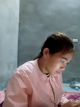 Snapshot of little-effy chatting on January 6, 2026, 2:04 am little-effy online show from January 6, 2026, 2:04 am