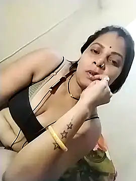 Sexy Riya123 online show from April 29, 2026, 4:44 pm