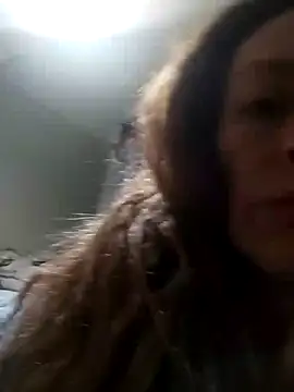 Snapshot of NovaMia chatting on December 16, 2025, 8:29 am NovaMia online show from December 16, 2025, 8:29 am