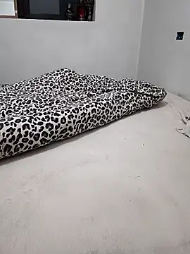 tenifer online show from December 18, 2025, 5:17 pm