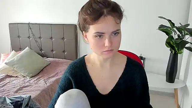 Snapshot of Jessy_lil chatting on February 8, 2026, 10:13 am Jessy lil online show from February 8, 2026, 10:13 am