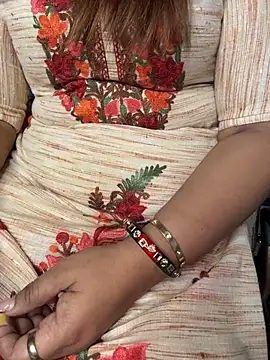 Snapshot of butterflyslay chatting on February 9, 2026, 2:20 am butterflyslay online show from February 9, 2026, 2:20 am