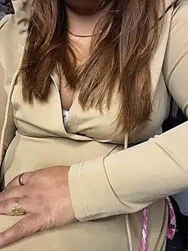 Snapshot of butterflyslay chatting on February 24, 2026, 5:52 am butterflyslay online show from February 24, 2026, 5:52 am