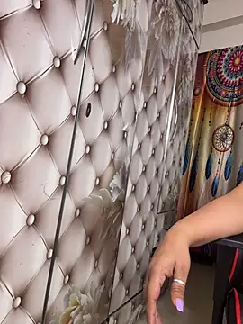 butterflyslay online show from March 12, 2026, 4:11 pm