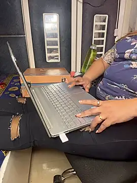 Snapshot of butterflyslay chatting on February 10, 2026, 12:53 am butterflyslay online show from February 10, 2026, 12:53 am