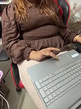 butterflyslay online show from April 5, 2026, 5:08 pm