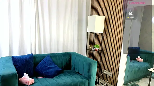 ViollaBloom online show from February 20, 2026, 6:26 am